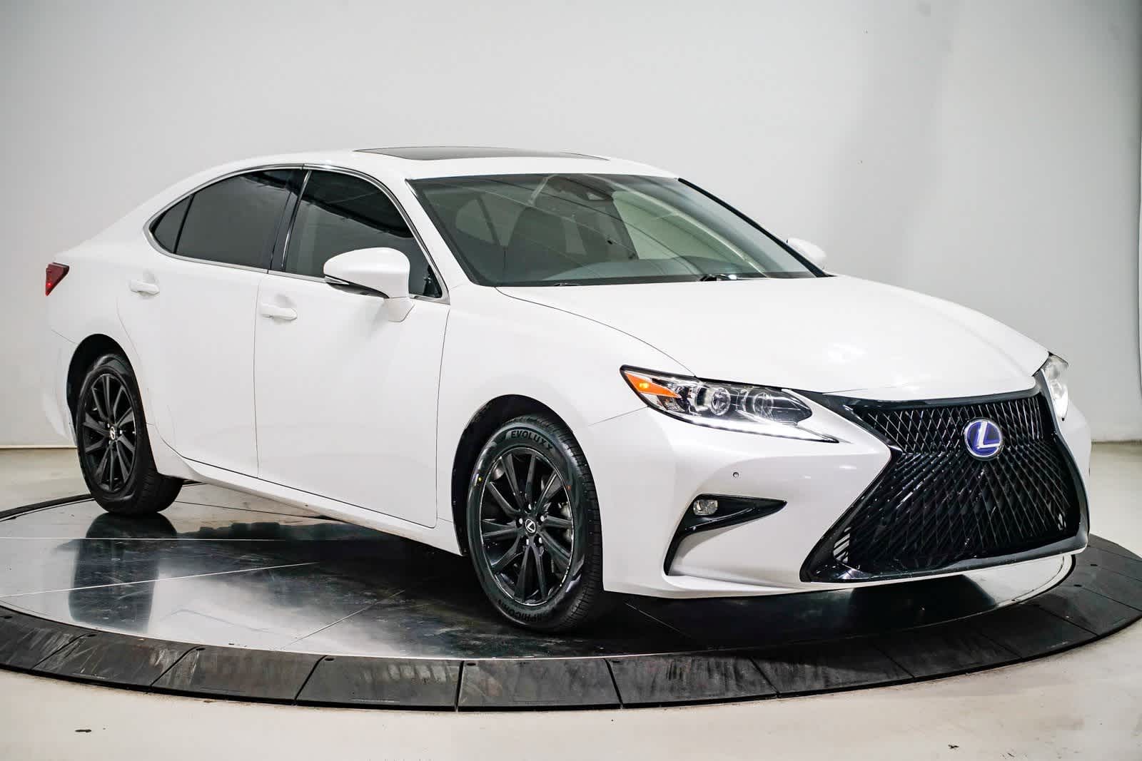 Thumbnail: 2017 Lexus ES - 5