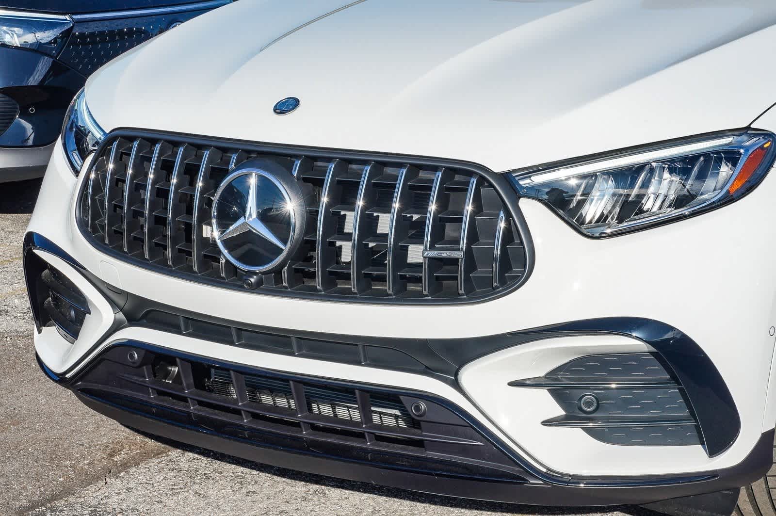 Thumbnail: 2025 Mercedes-Benz GLC - 8