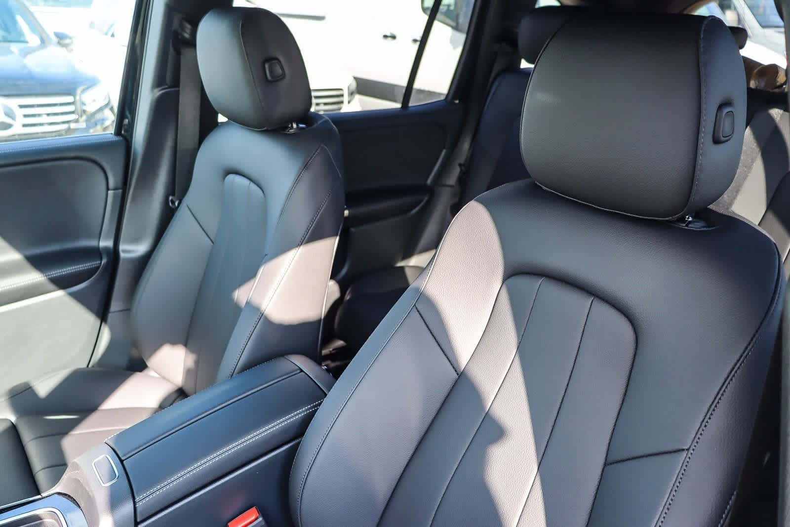 Thumbnail: 2026 Mercedes-Benz GLB - 26