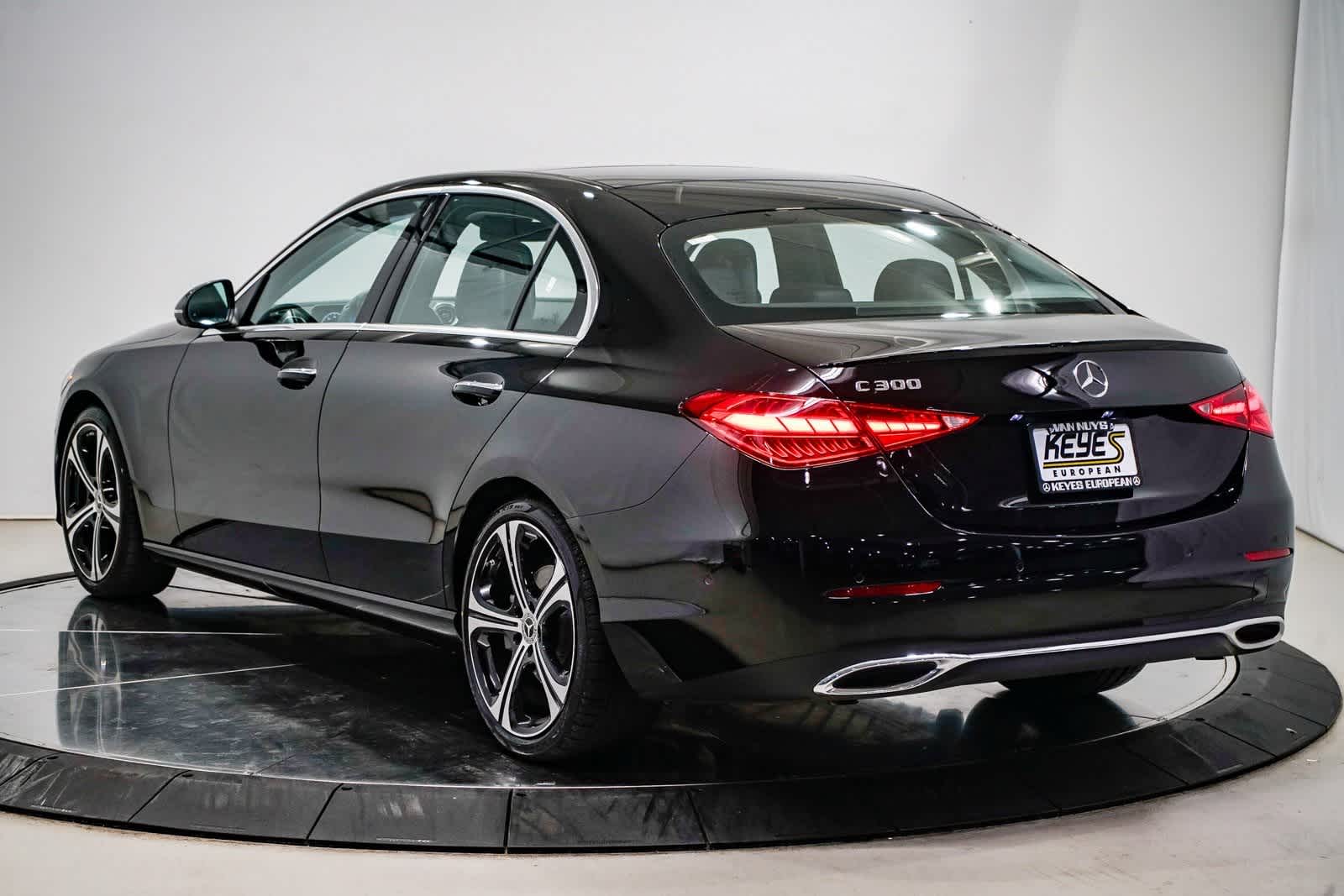 Thumbnail: 2022 Mercedes-Benz C-Class - 2
