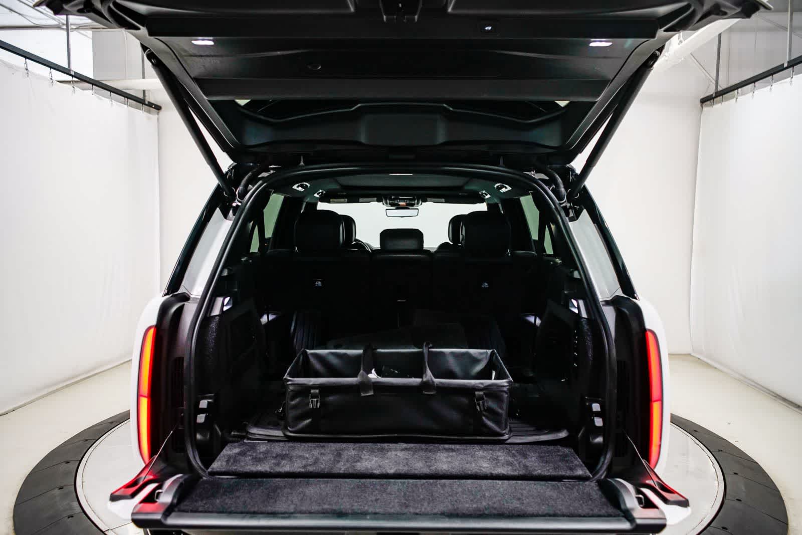 Thumbnail: 2024 Land Rover Range Rover - 27