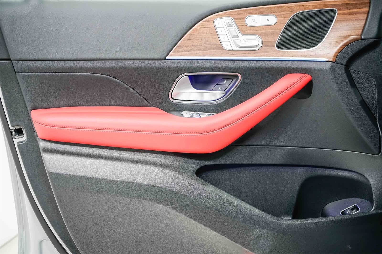 Thumbnail: 2026 Mercedes-Benz GLE - 19