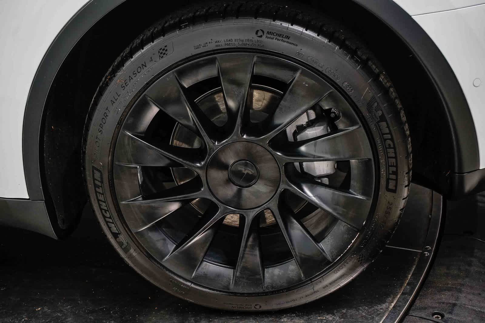 Thumbnail: 2022 Tesla Model Y - 10