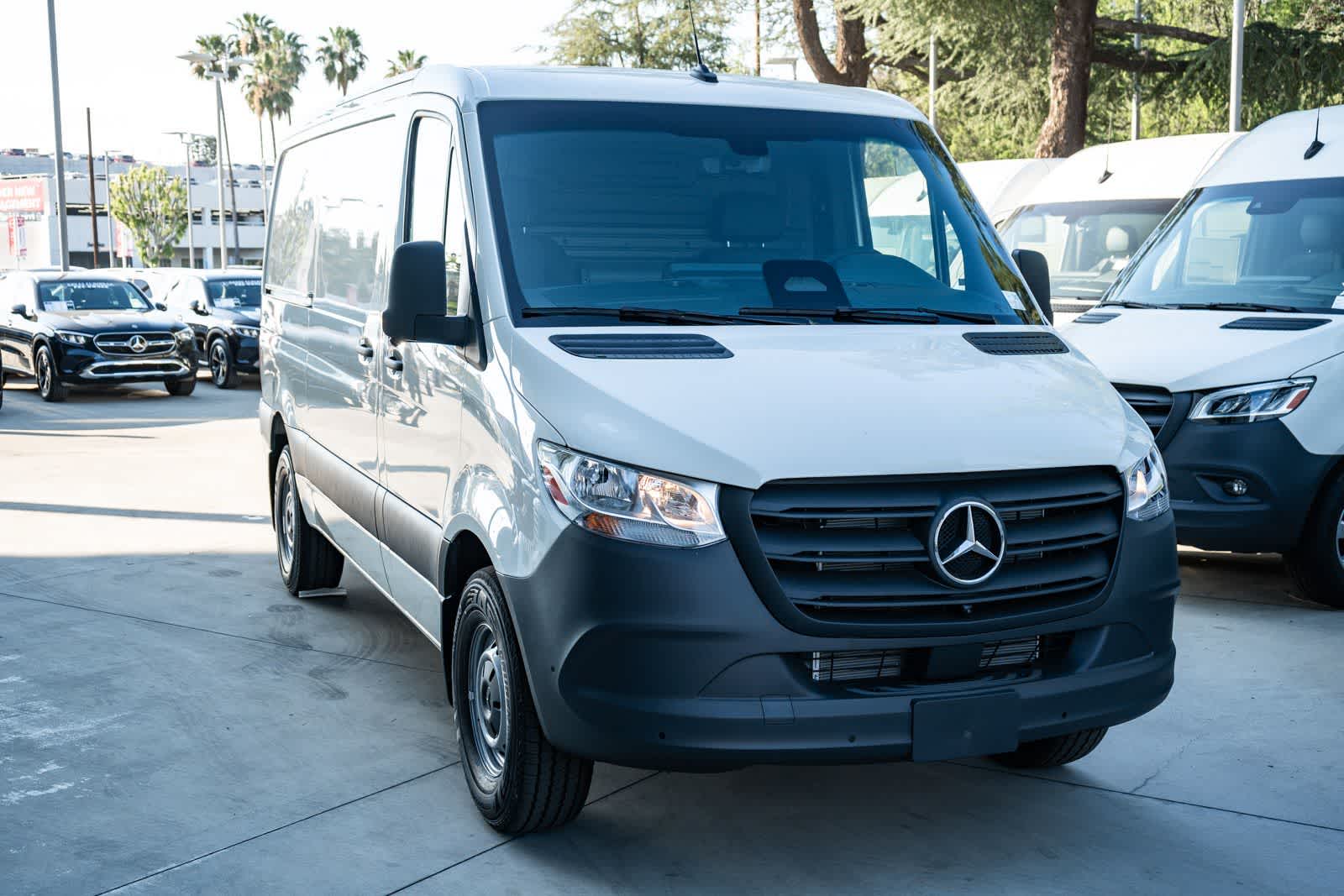 Thumbnail: 2026 Mercedes-Benz Sprinter - 3