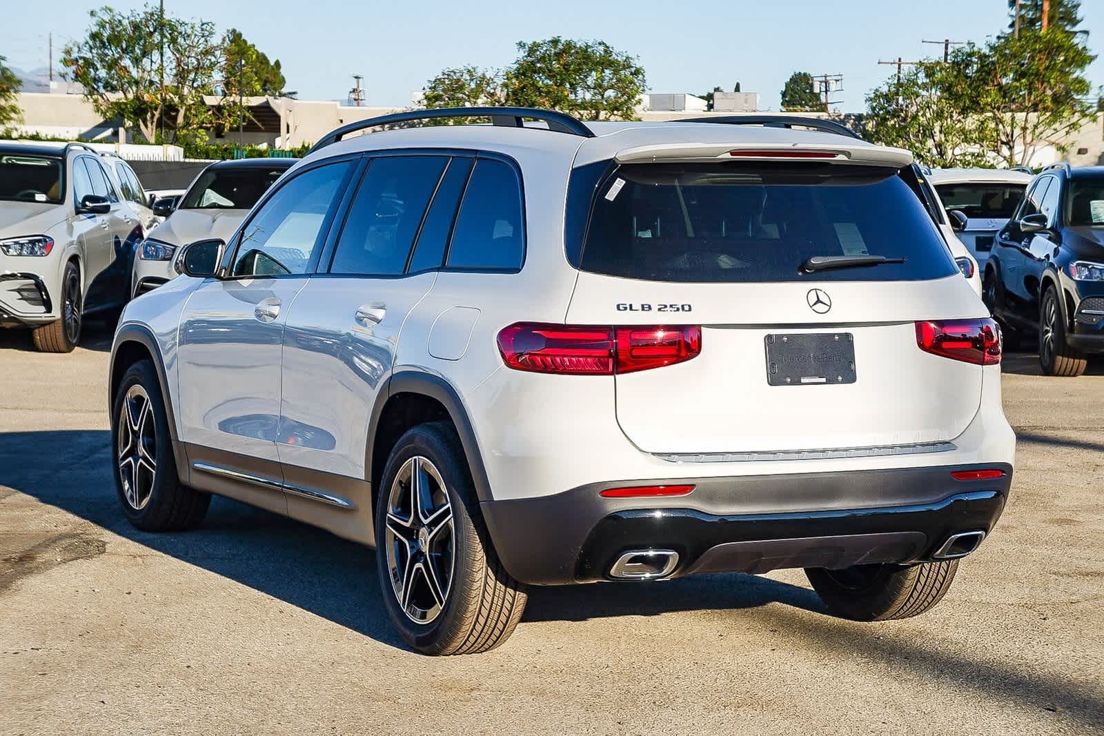 Thumbnail: 2026 Mercedes-Benz GLB - 6