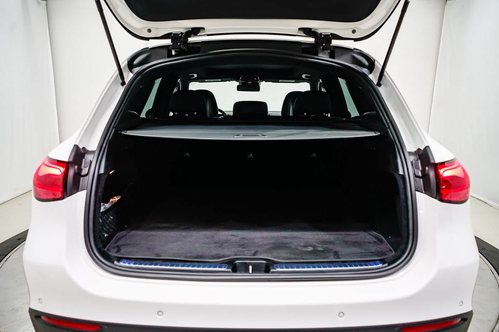 Thumbnail: 2025 Mercedes-Benz GLC - 27