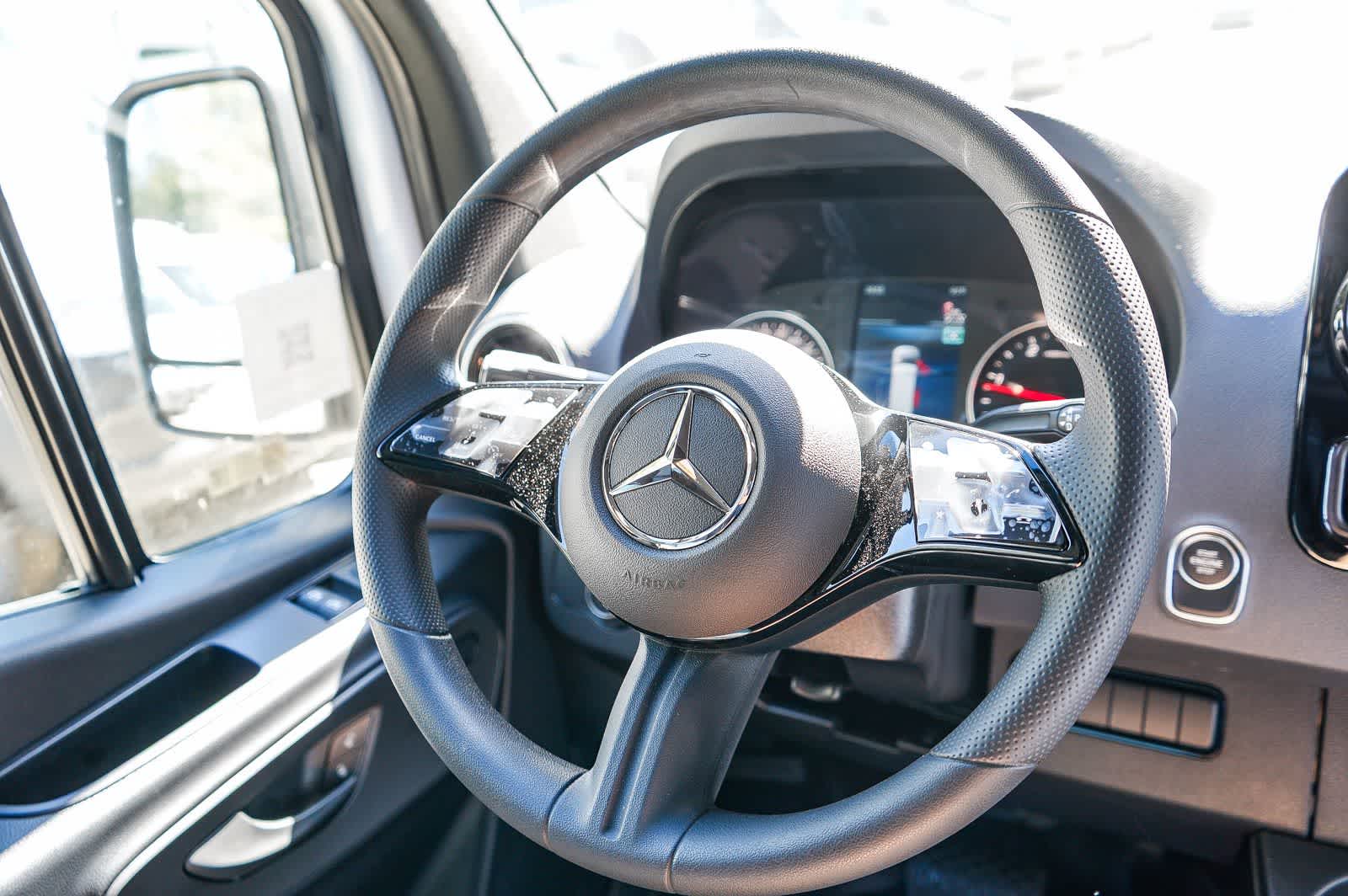 Thumbnail: 2026 Mercedes-Benz Sprinter - 15