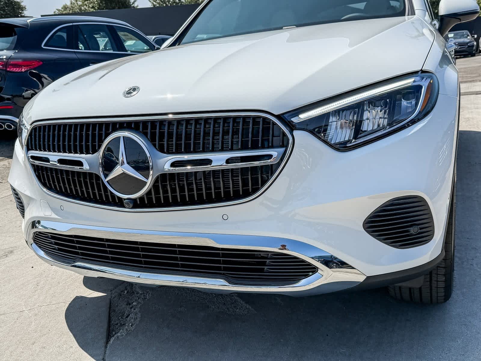 Thumbnail: 2025 Mercedes-Benz GLC - 11