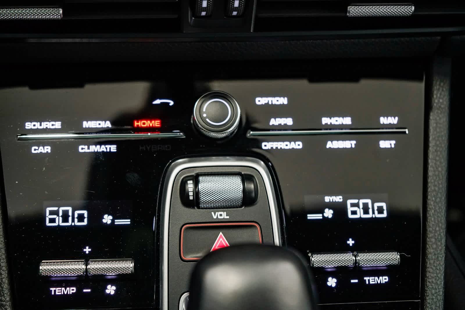 Thumbnail: 2023 Porsche Cayenne - 23