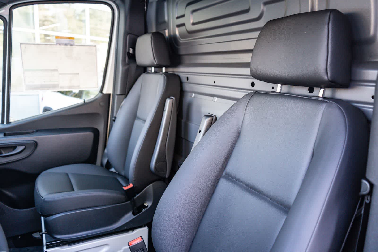 Thumbnail: 2026 Mercedes-Benz Sprinter - 27