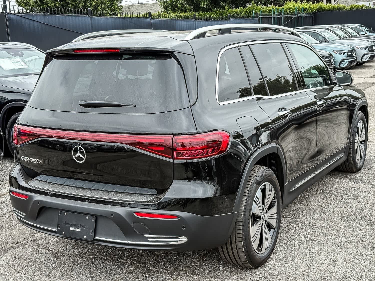 Thumbnail: 2025 Mercedes-Benz EQB - 4