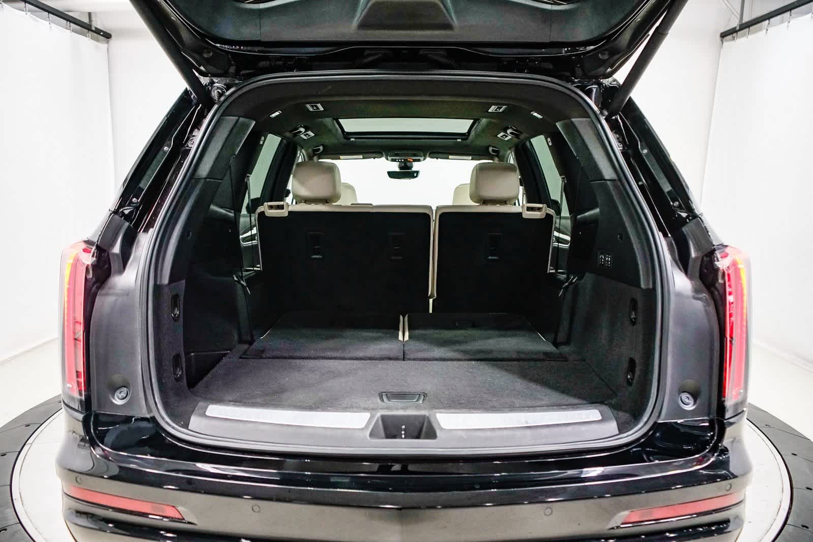 Thumbnail: 2021 Cadillac XT6 - 28