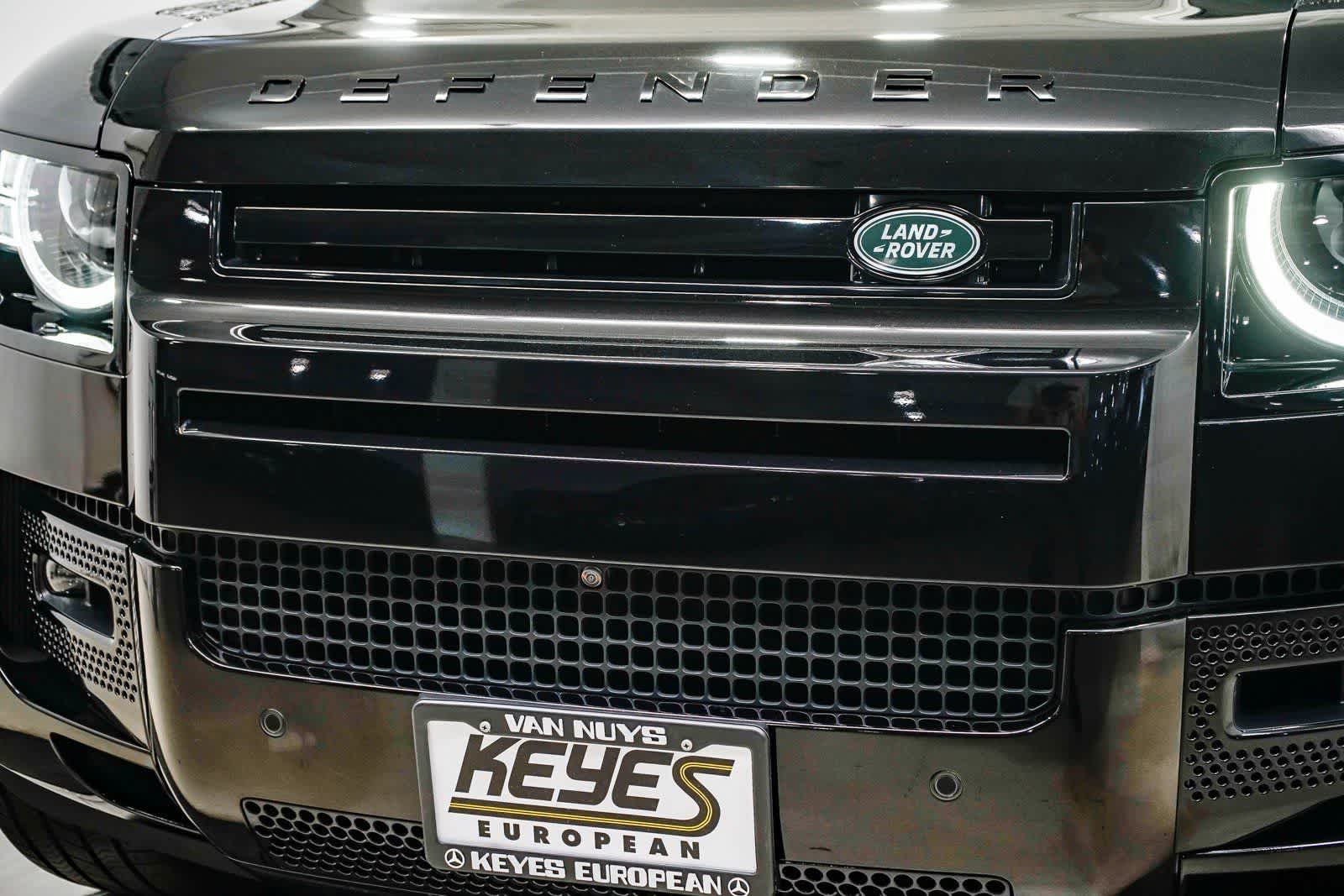 Thumbnail: 2023 Land Rover Defender - 8