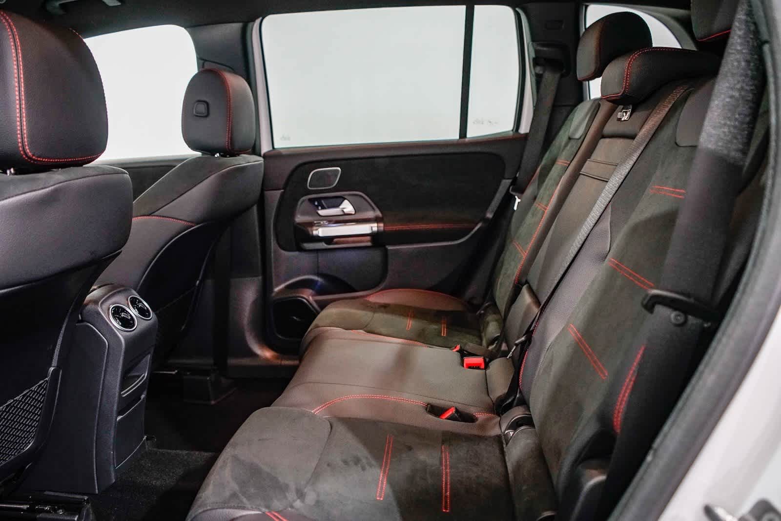 Thumbnail: 2025 Mercedes-Benz GLB - 17