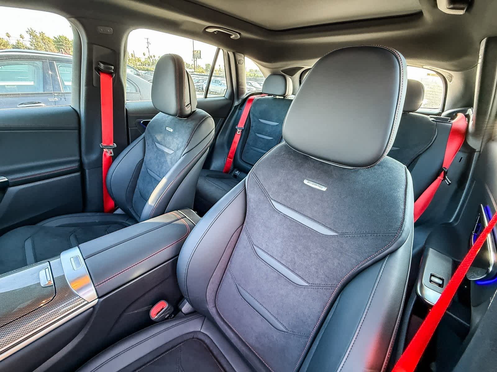 Thumbnail: 2025 Mercedes-Benz GLC - 27