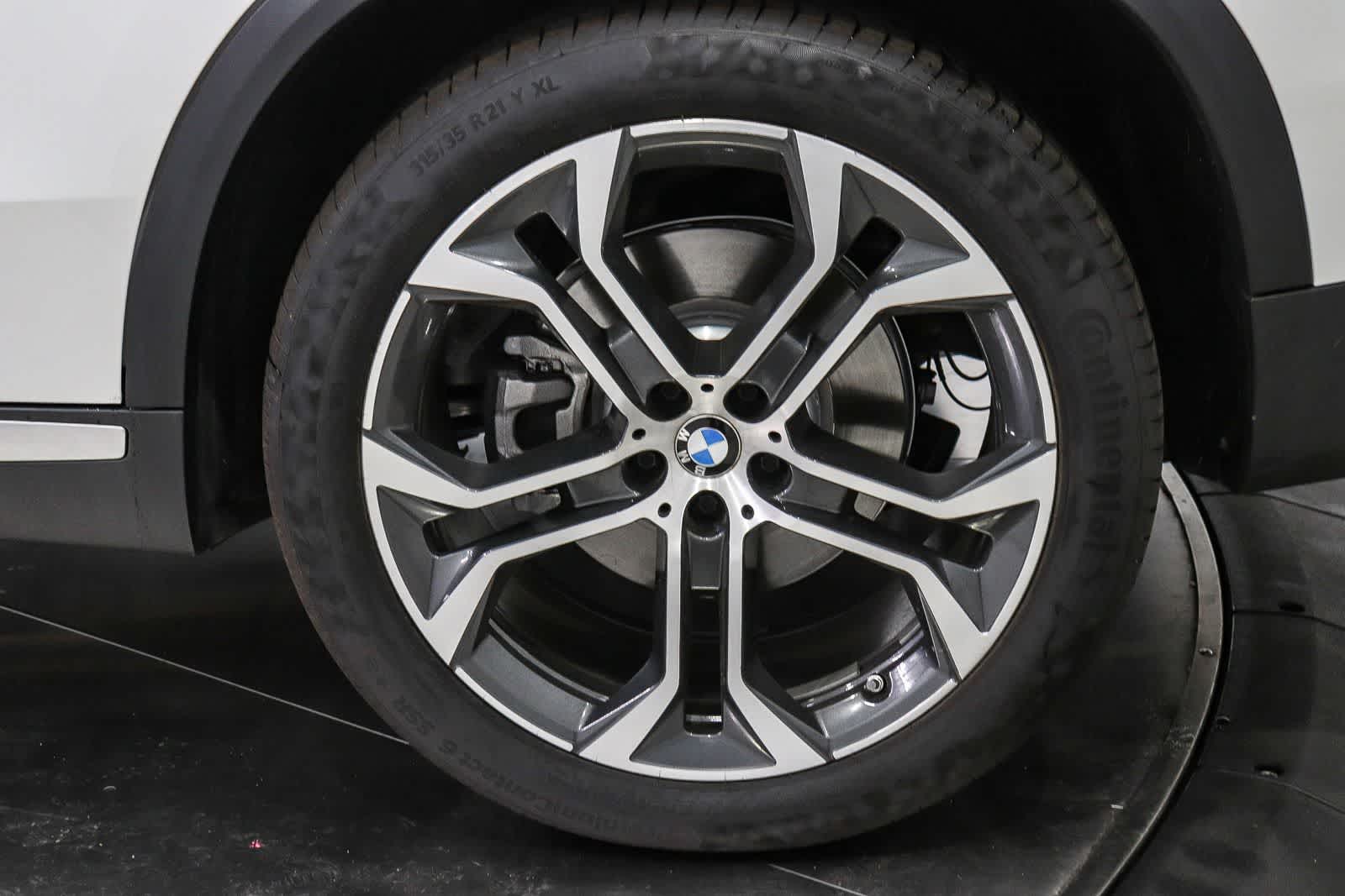 Thumbnail: 2025 BMW X5 - 10