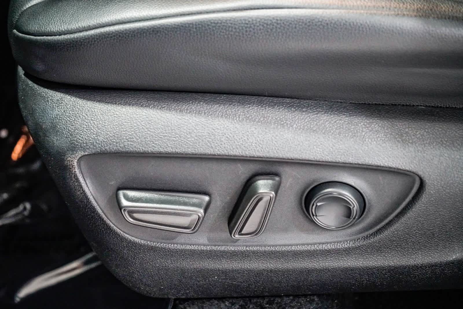 Thumbnail: 2021 Toyota Highlander - 21