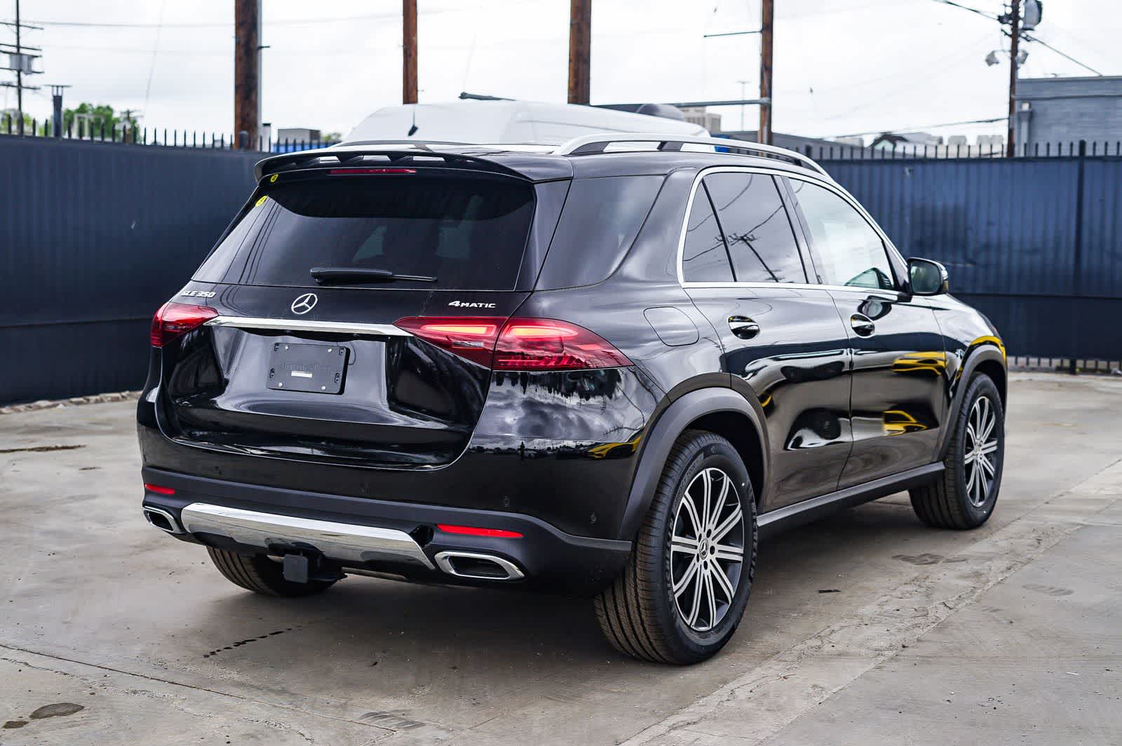 Thumbnail: 2026 Mercedes-Benz GLE - 4