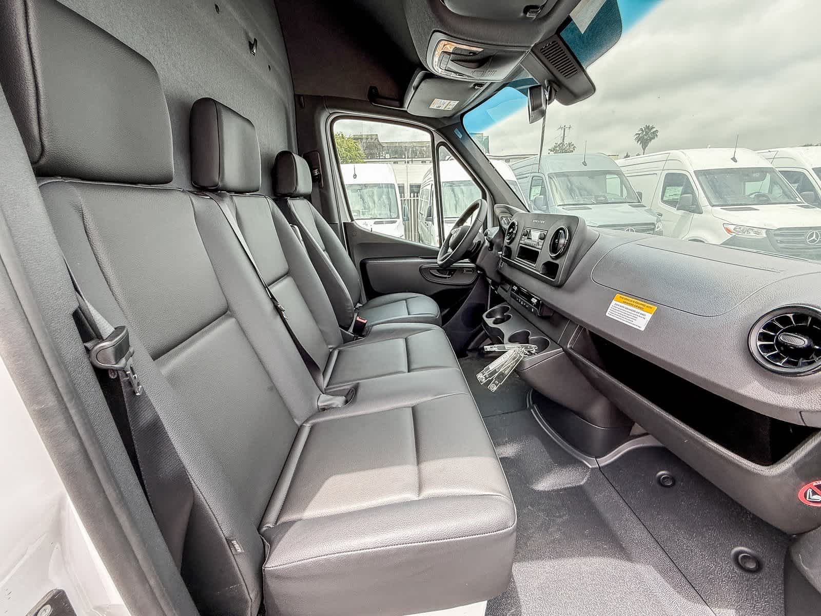 Thumbnail: 2024 Mercedes-Benz eSprinter - 16