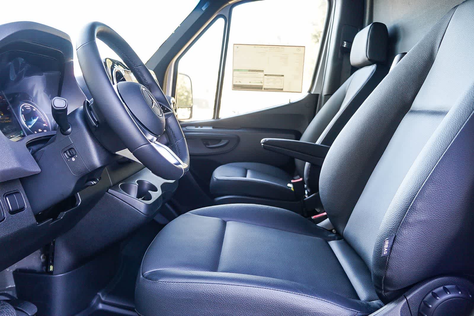 Thumbnail: 2024 Mercedes-Benz eSprinter - 20