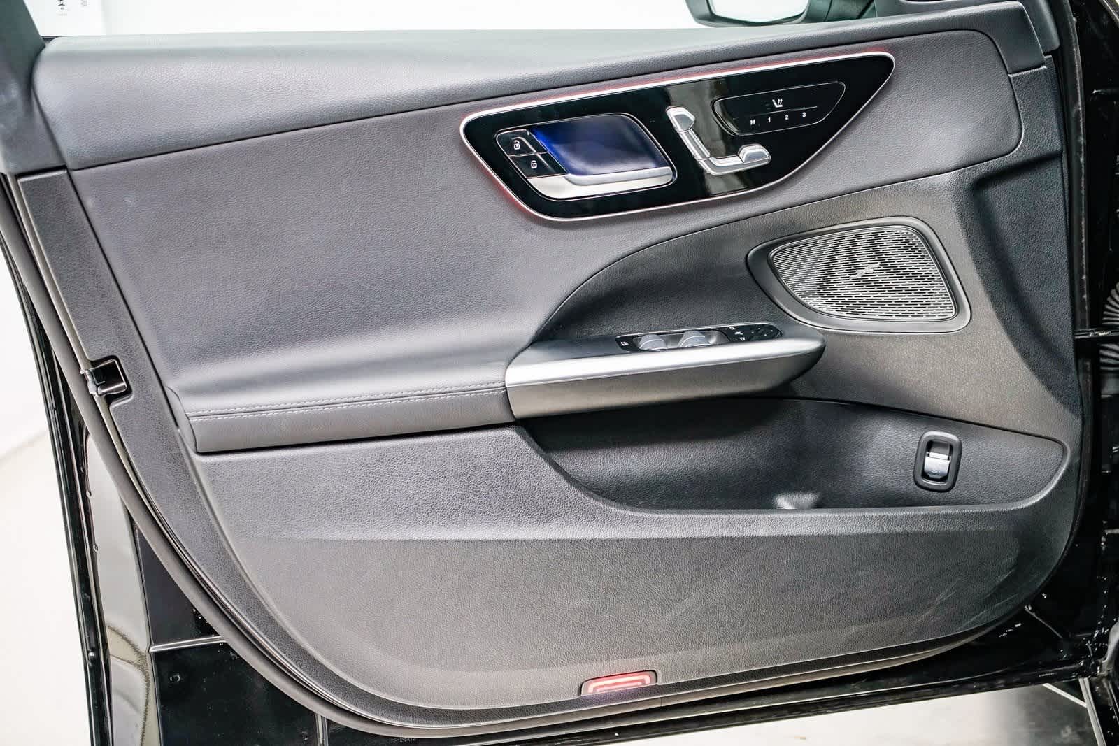 Thumbnail: 2025 Mercedes-Benz C-Class - 19