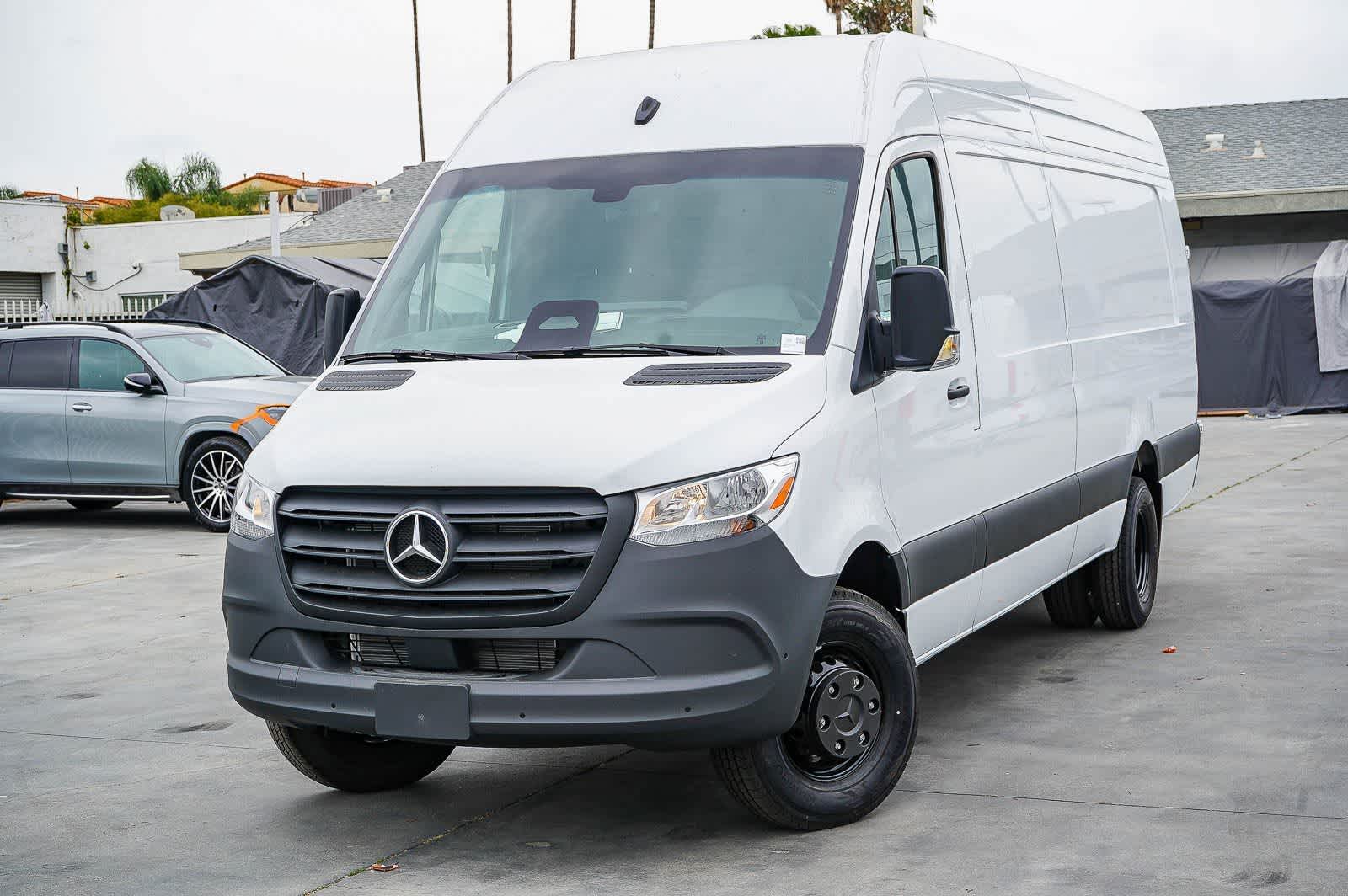 Thumbnail: 2026 Mercedes-Benz Sprinter - 1
