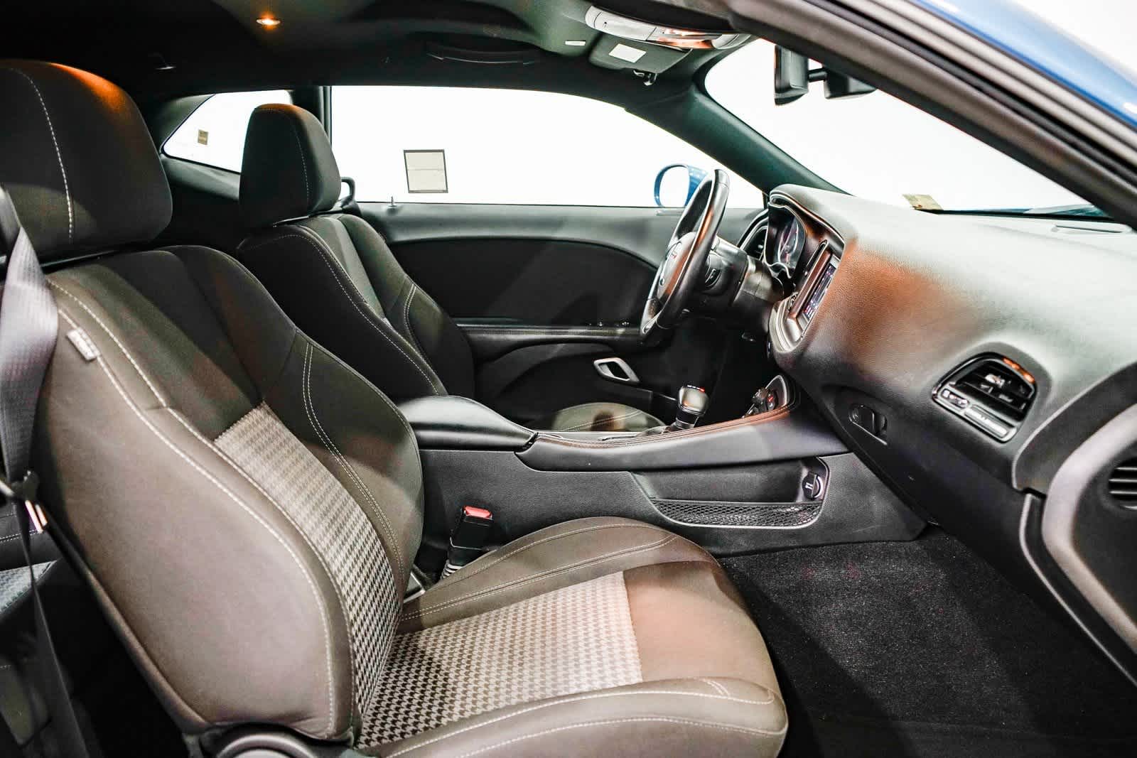 2022 Dodge Challenger SXT 15