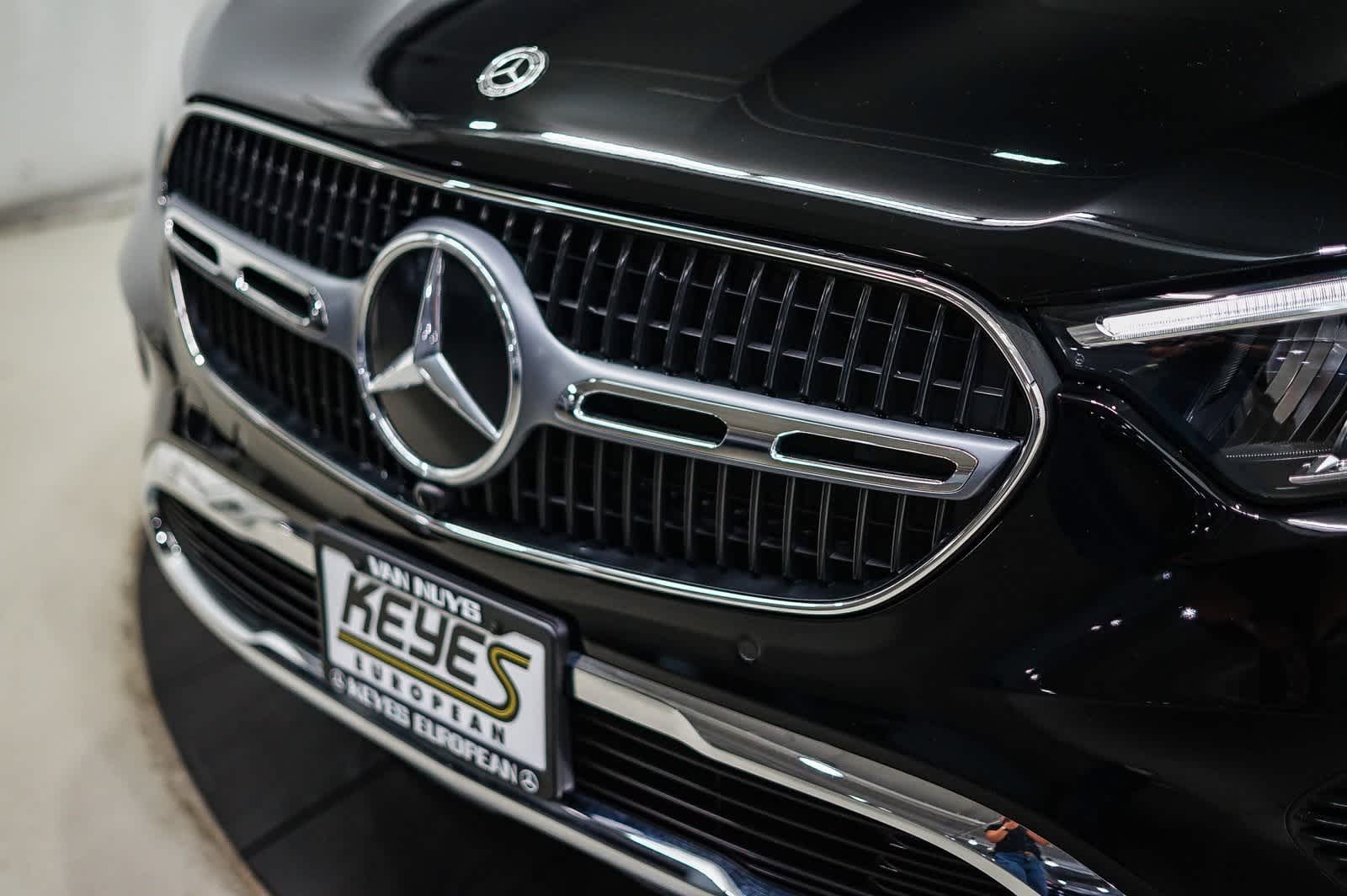 Thumbnail: 2025 Mercedes-Benz GLC - 8