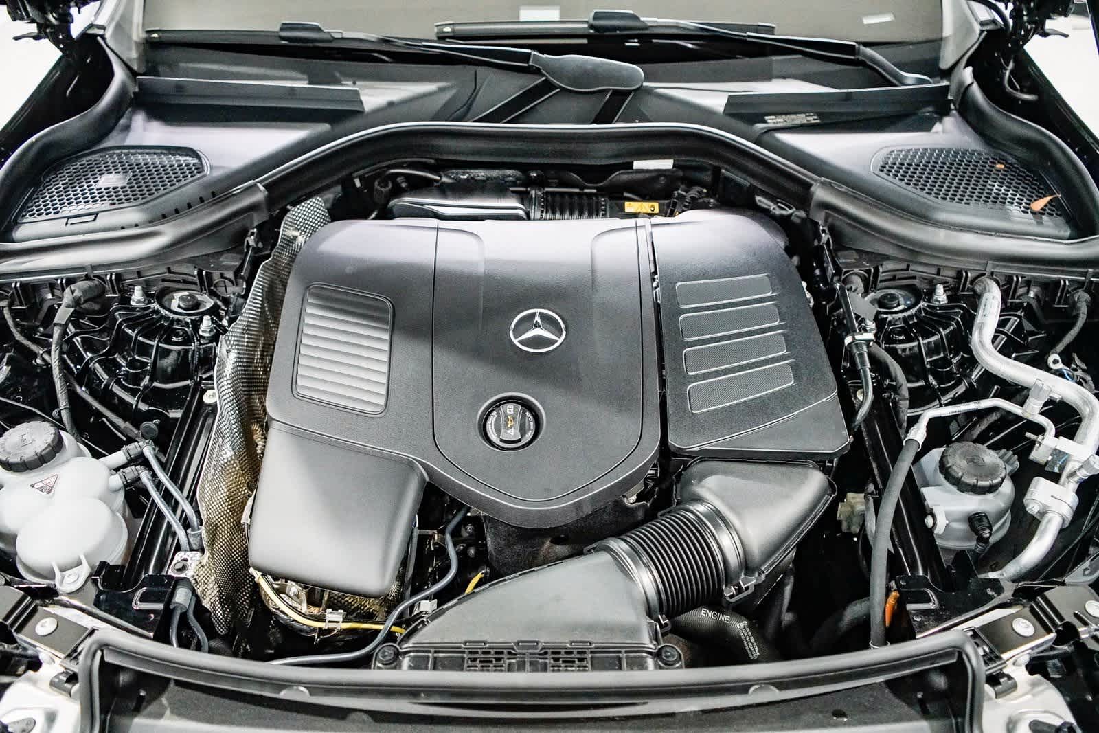 Thumbnail: 2025 Mercedes-Benz GLC - 27