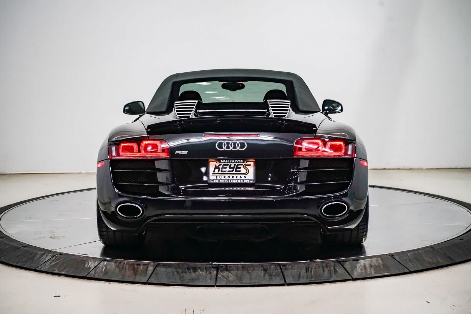 Thumbnail: 2011 Audi R8 - 3