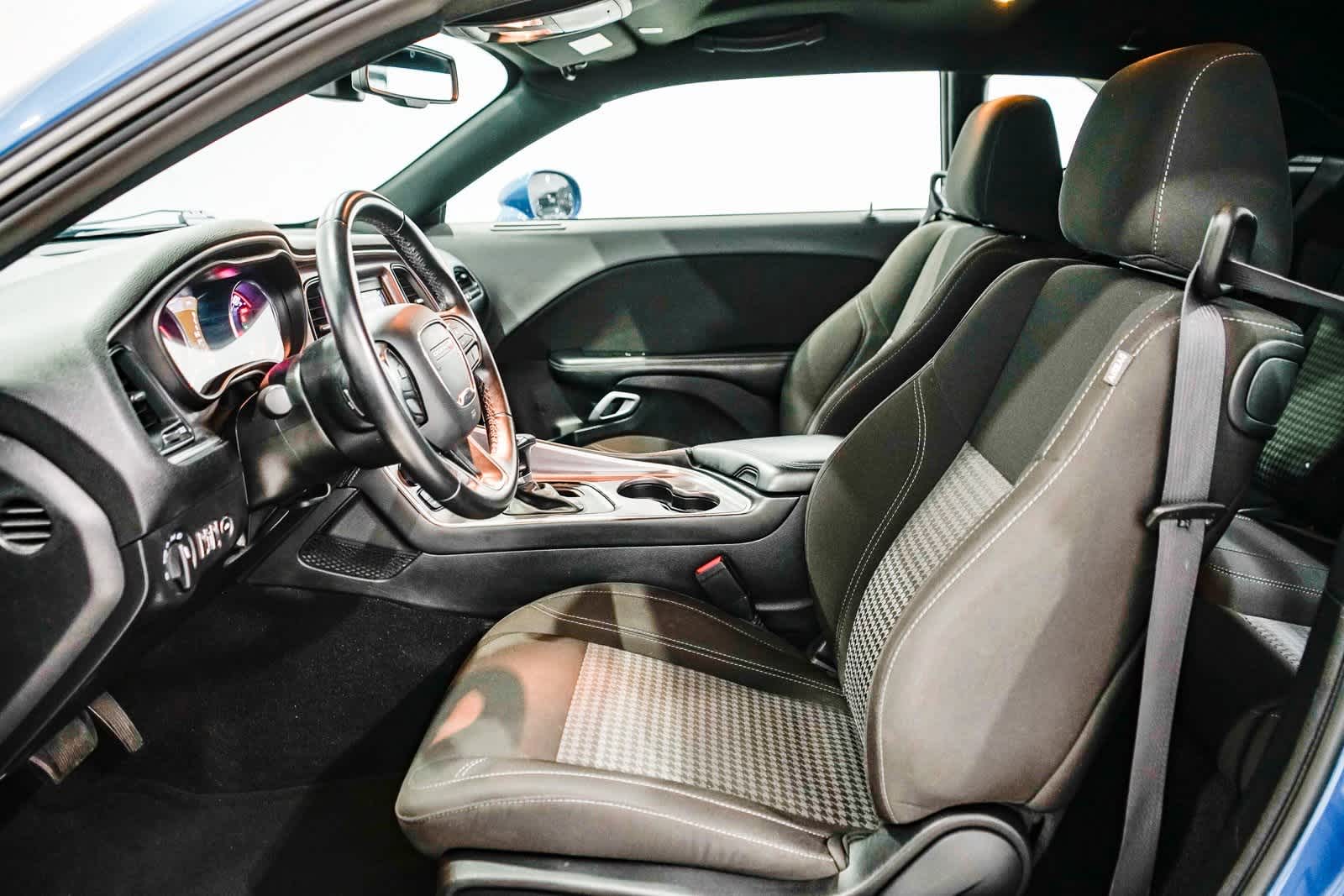 2022 Dodge Challenger SXT 16