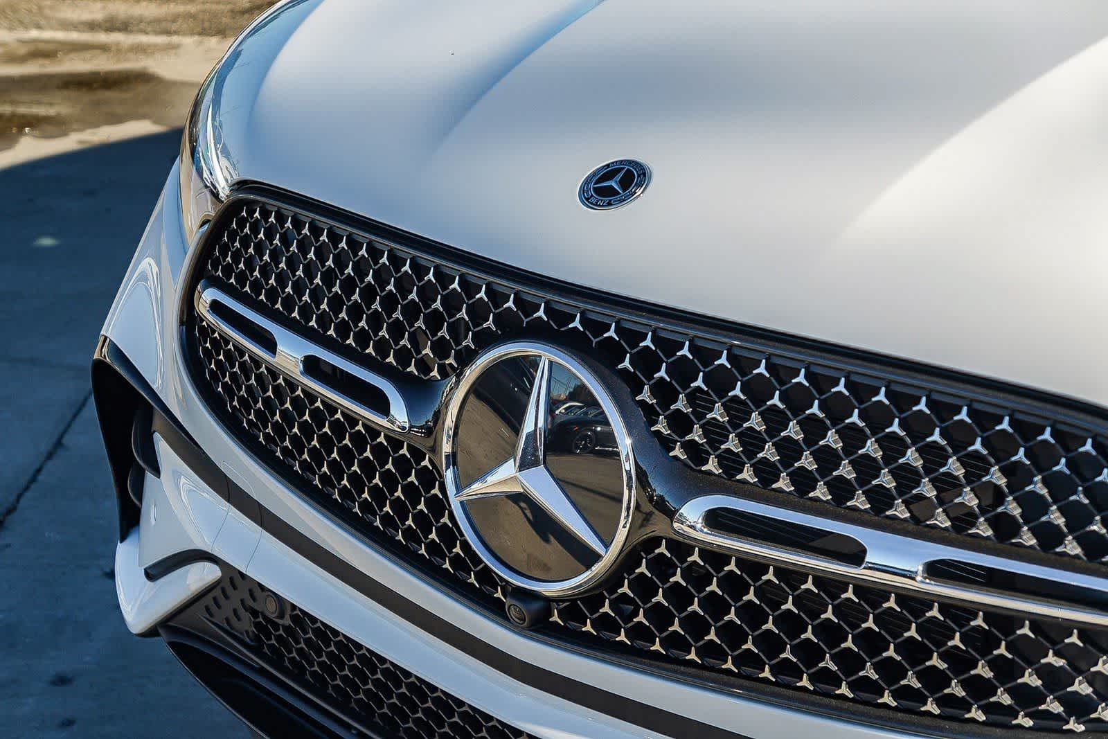 Thumbnail: 2026 Mercedes-Benz GLC - 9