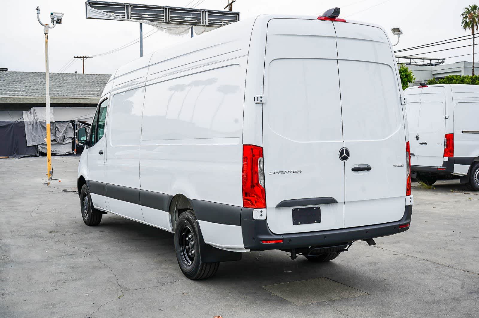 Thumbnail: 2026 Mercedes-Benz Sprinter - 6