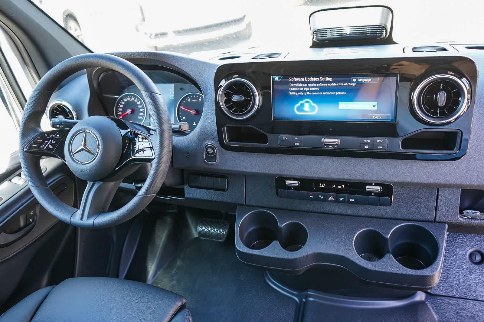 Thumbnail: 2026 Mercedes-Benz Sprinter - 12