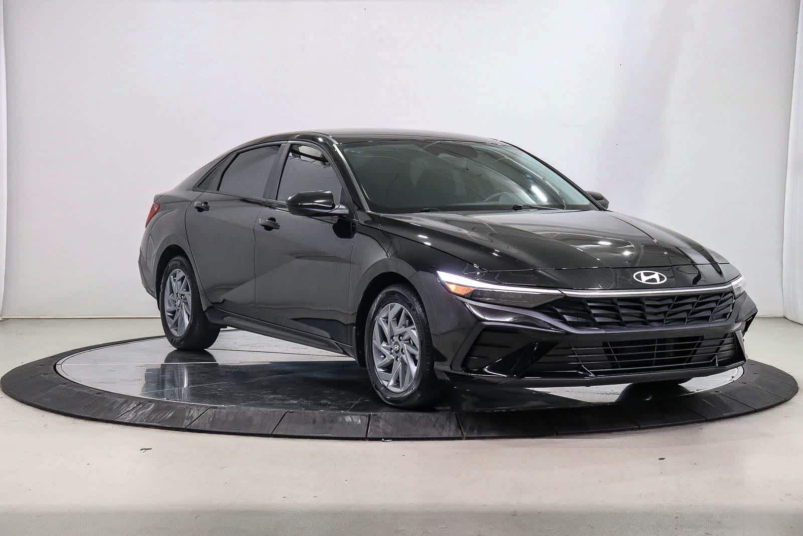 Thumbnail: 2025 Hyundai Elantra - 5