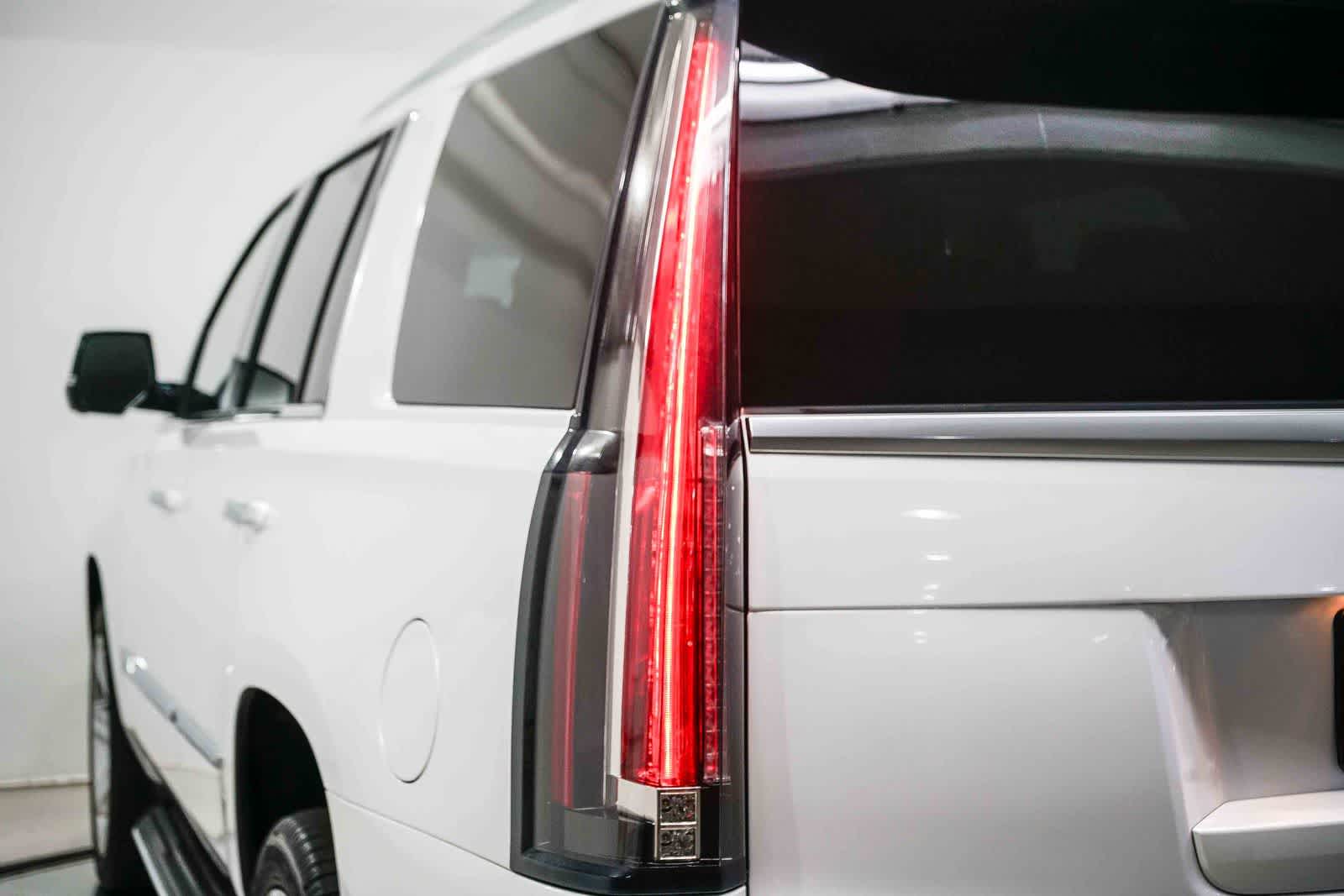 Thumbnail: 2018 Cadillac Escalade - 9