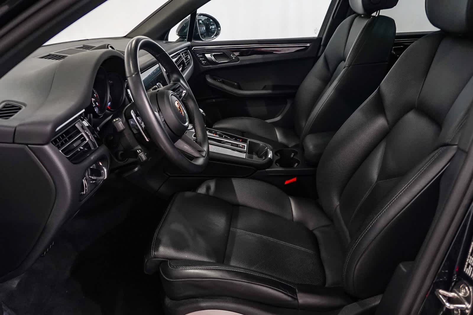 Thumbnail: 2023 Porsche Macan - 20