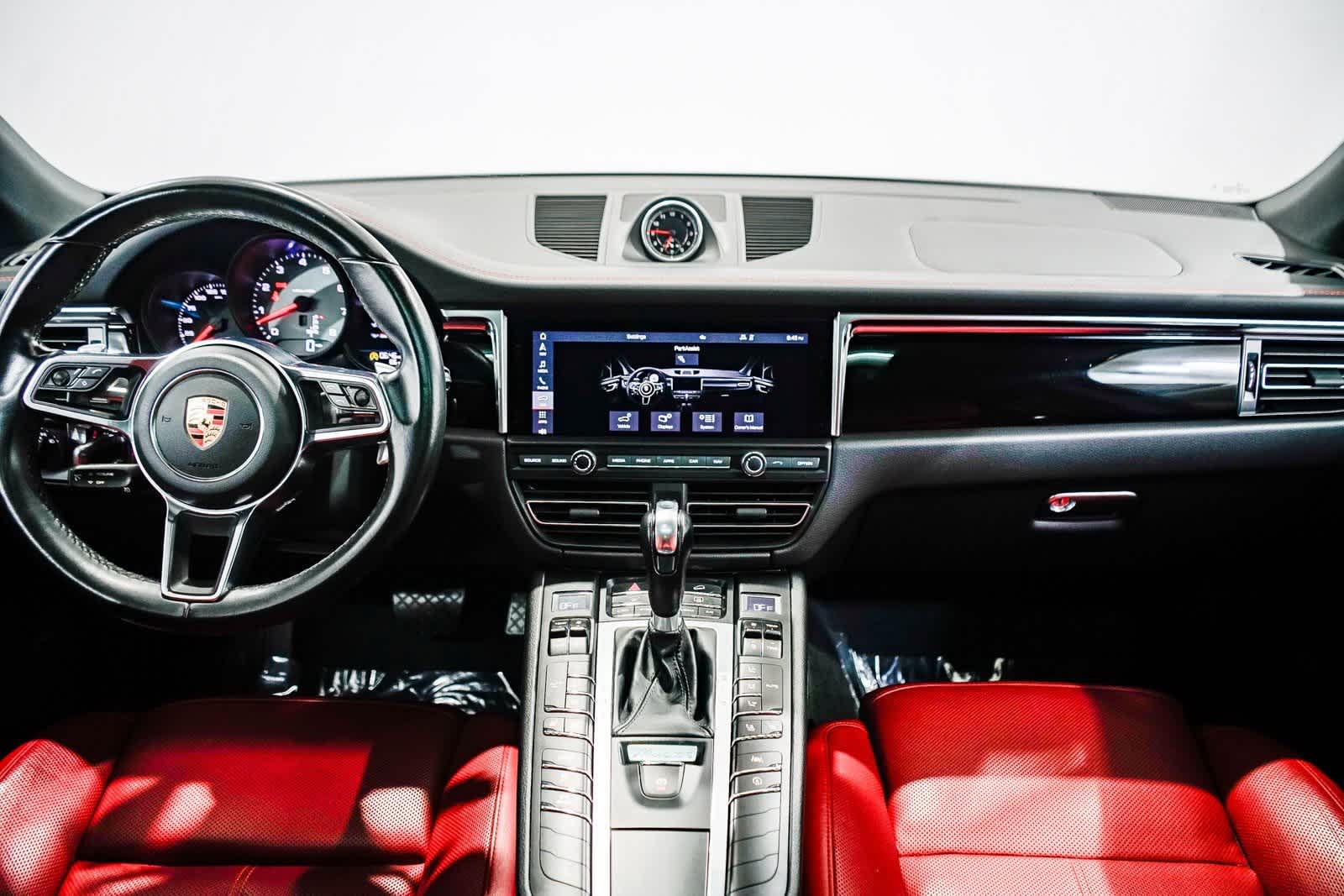 Thumbnail: 2020 Porsche Macan - 12