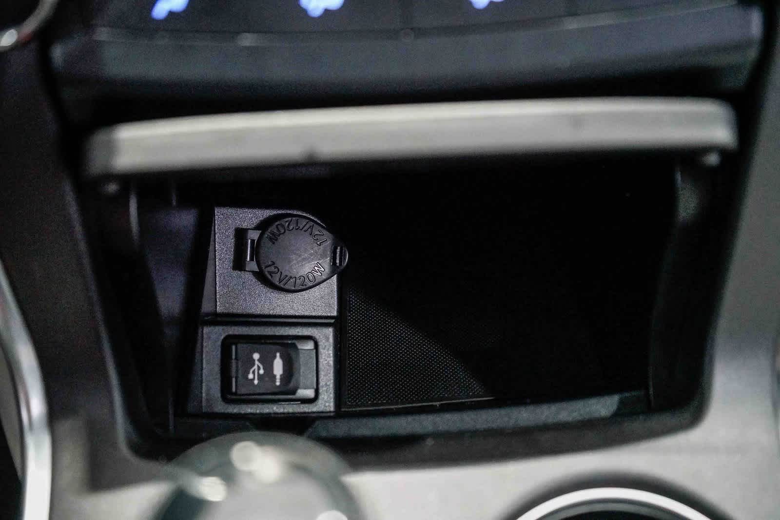 Thumbnail: 2017 Toyota Camry - 21