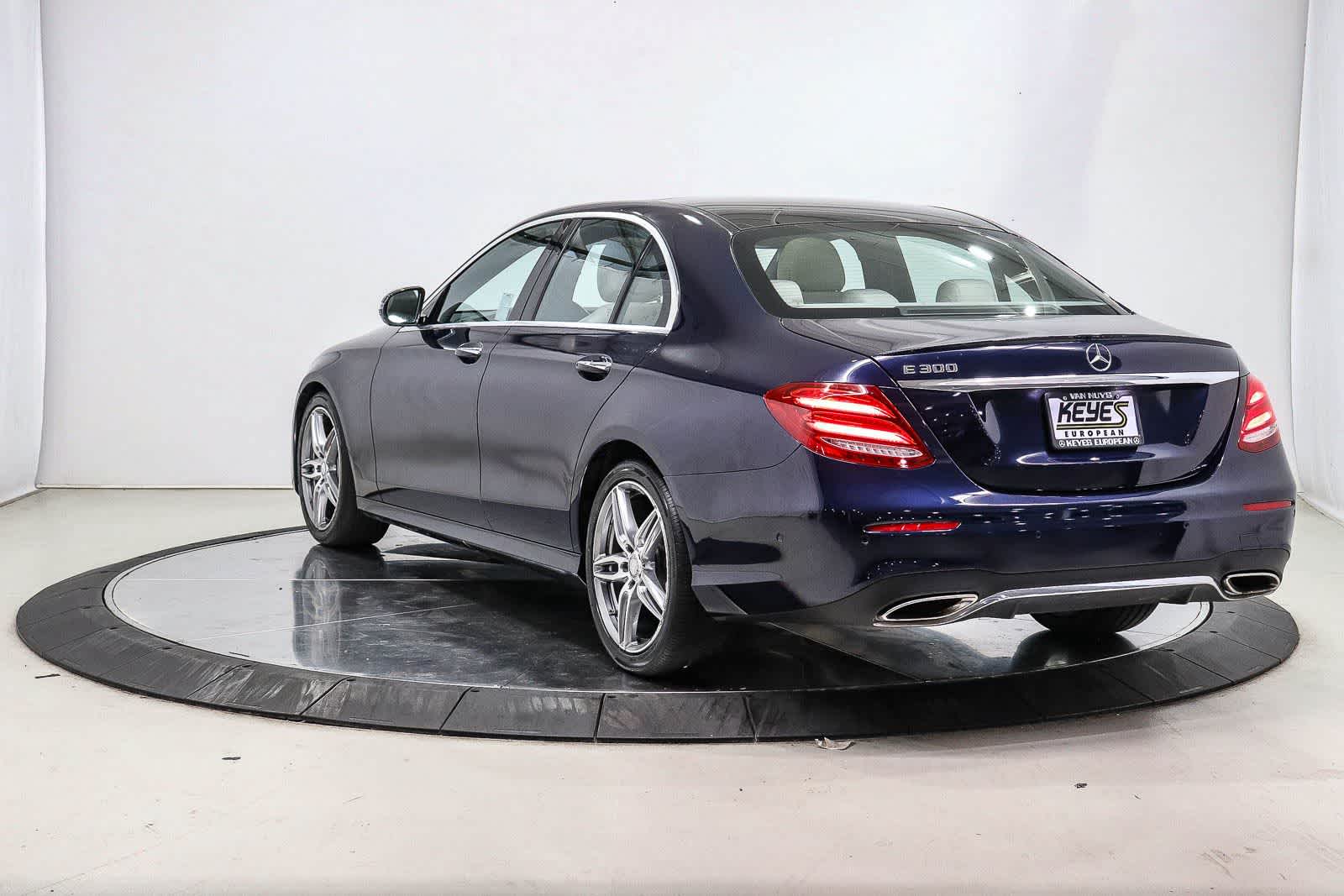 Thumbnail: 2017 Mercedes-Benz E-Class - 2