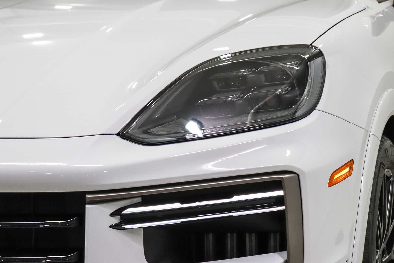 Thumbnail: 2025 Porsche Cayenne - 6