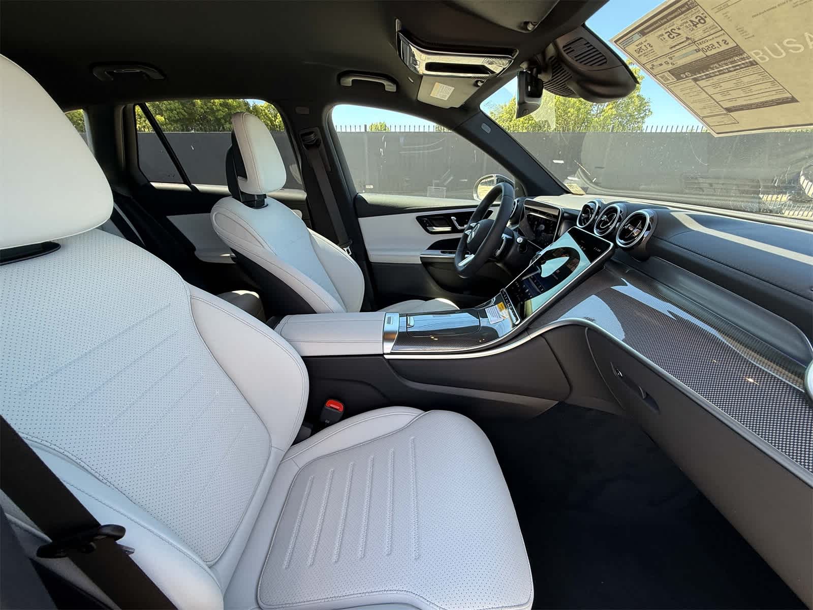 Thumbnail: 2025 Mercedes-Benz GLC - 17