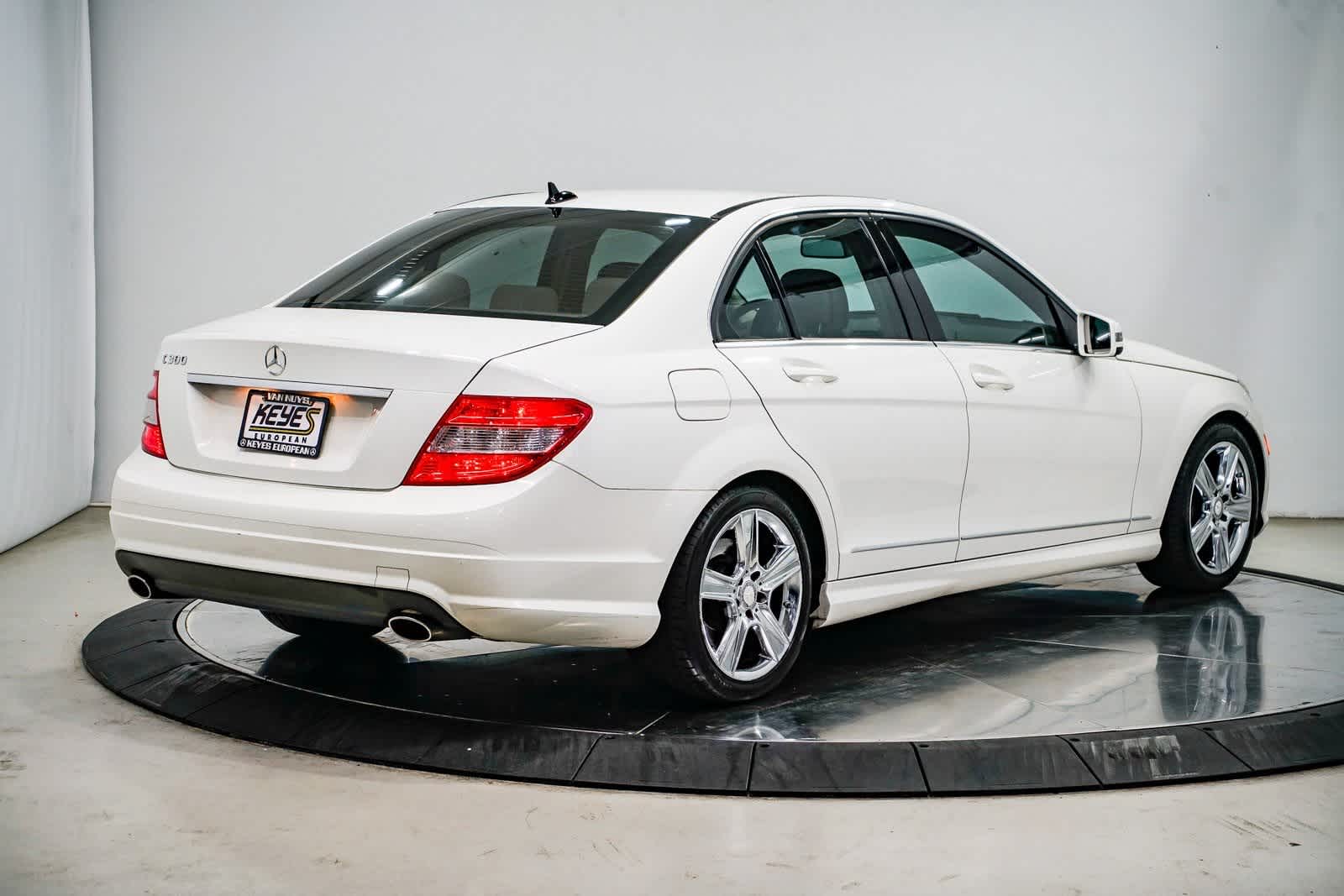 Thumbnail: 2010 Mercedes-Benz C-Class - 4