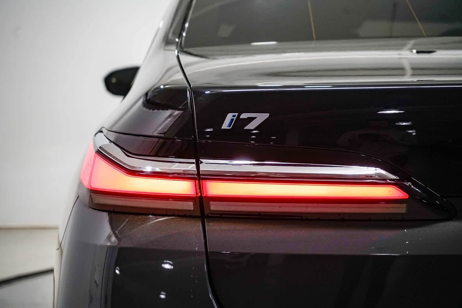 Thumbnail: 2023 BMW i7 - 9