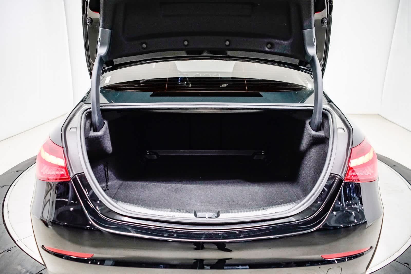 Thumbnail: 2023 Mercedes-Benz C-Class - 27