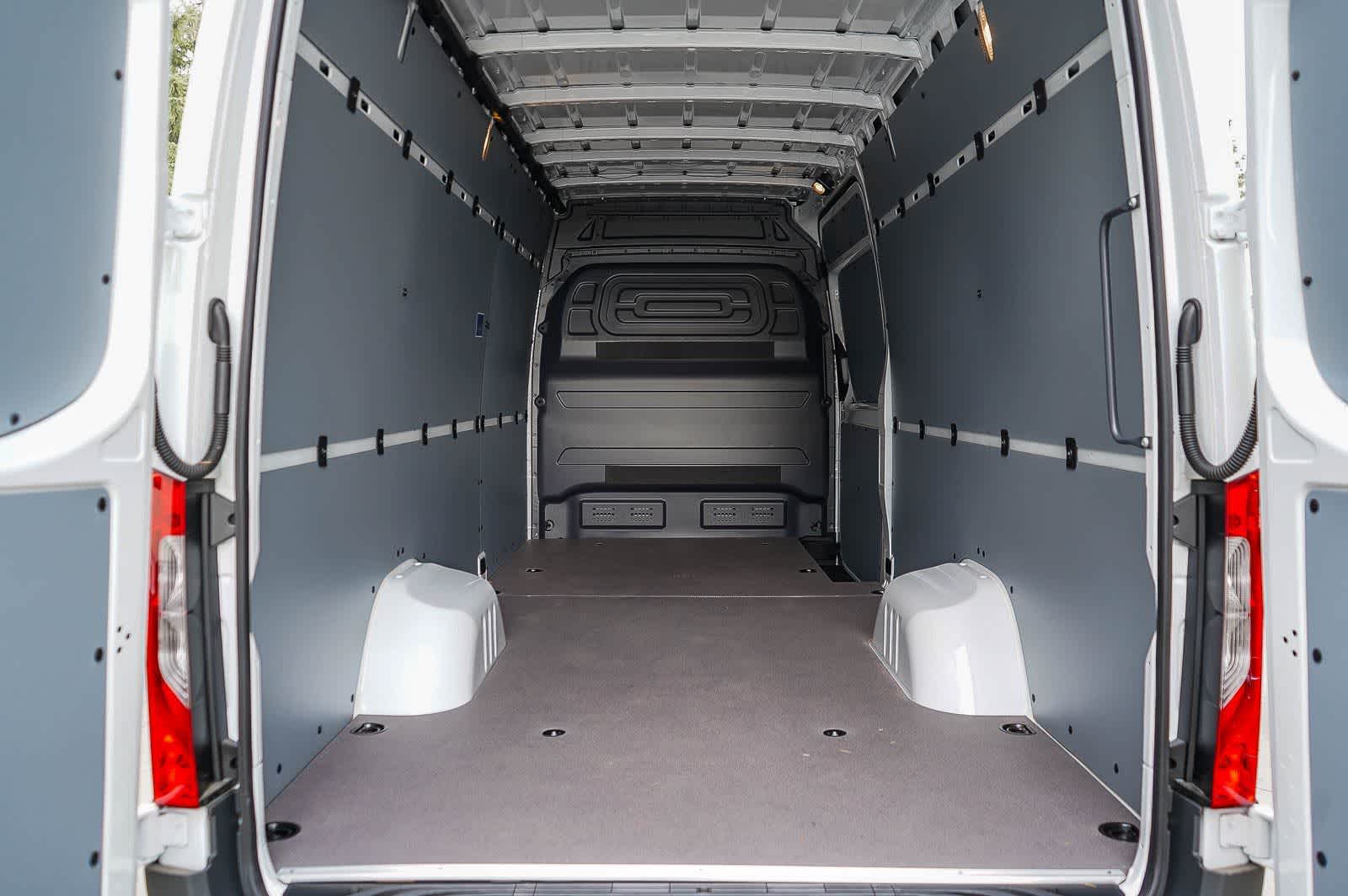 Thumbnail: 2026 Mercedes-Benz Sprinter - 14