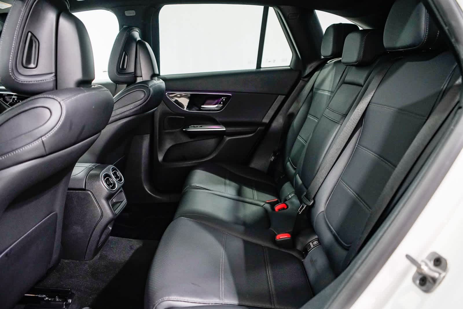 Thumbnail: 2025 Mercedes-Benz GLC - 18