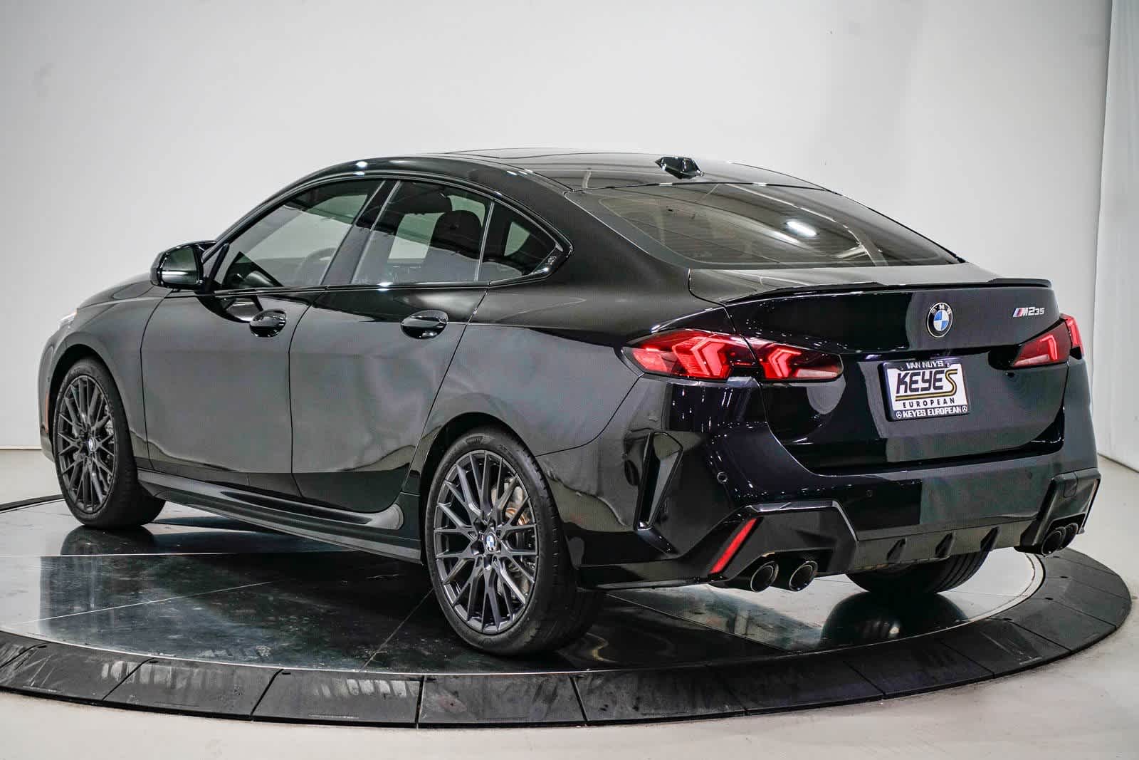 Thumbnail: 2025 BMW 2 Series - 2