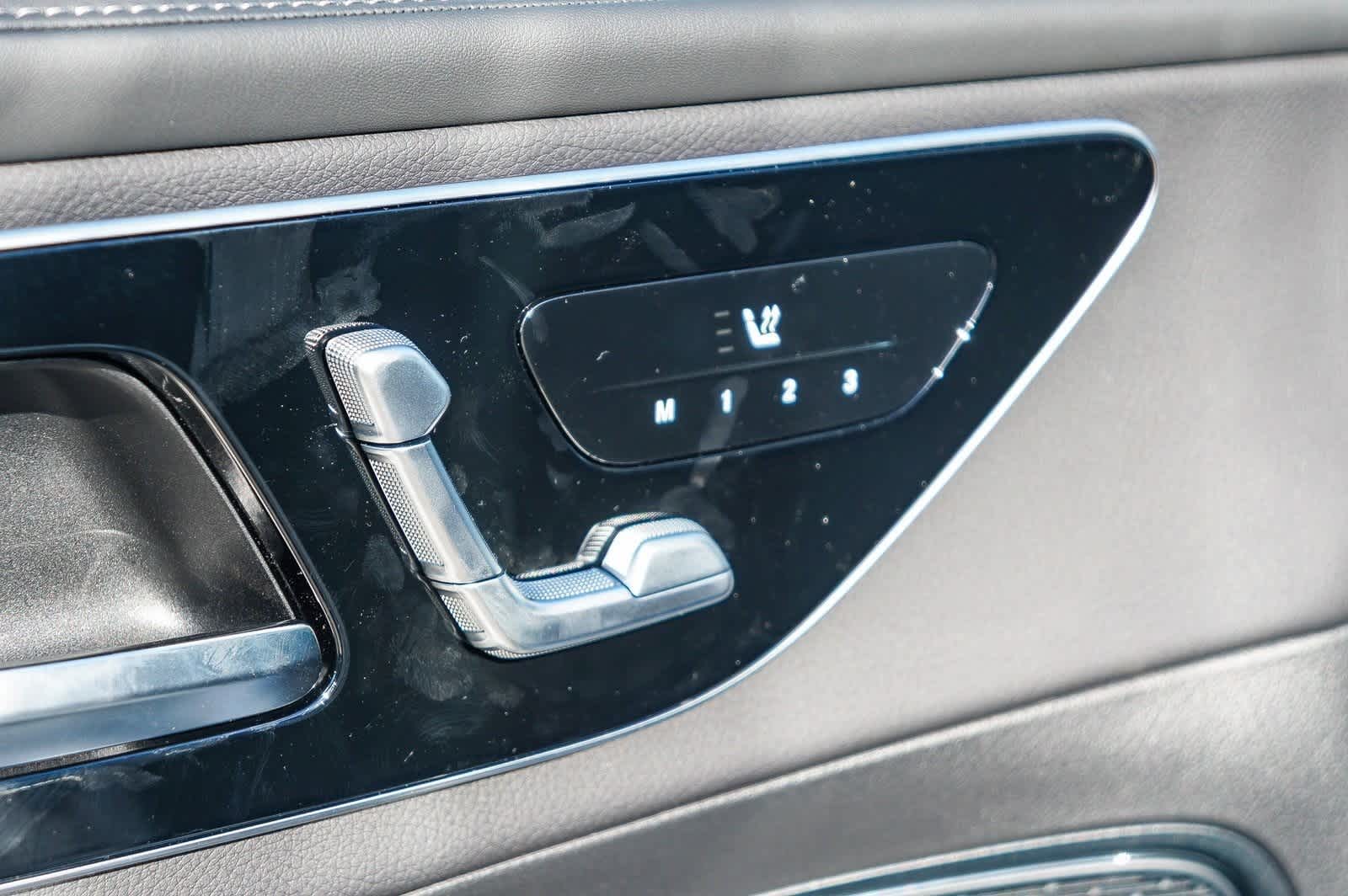 Thumbnail: 2025 Mercedes-Benz GLC - 23