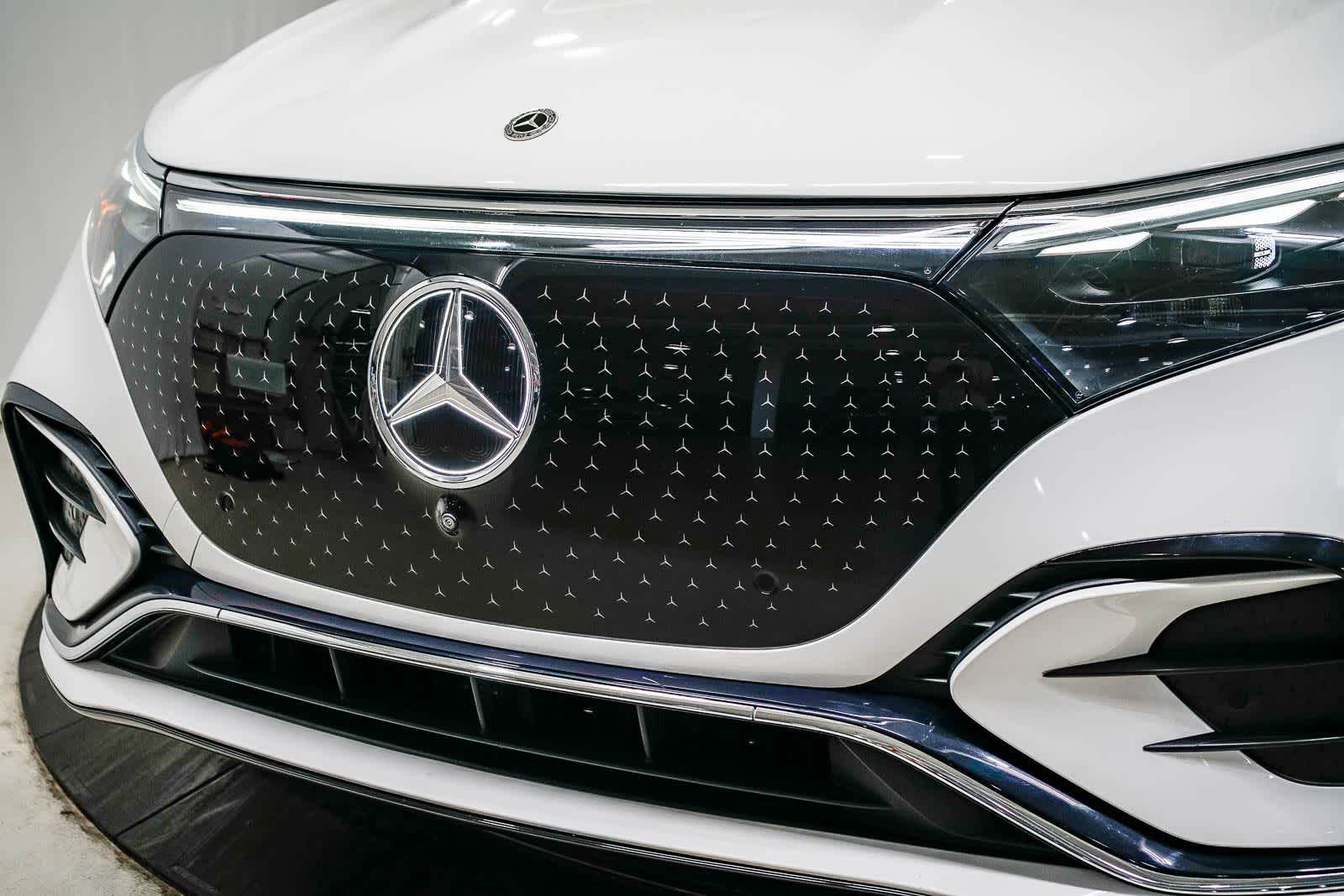 Thumbnail: 2023 Mercedes-Benz EQS - 8